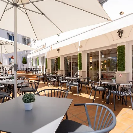 Sunny 2br In With 3 Pools, Restaurant, Gym And Playground Apartment Marbella