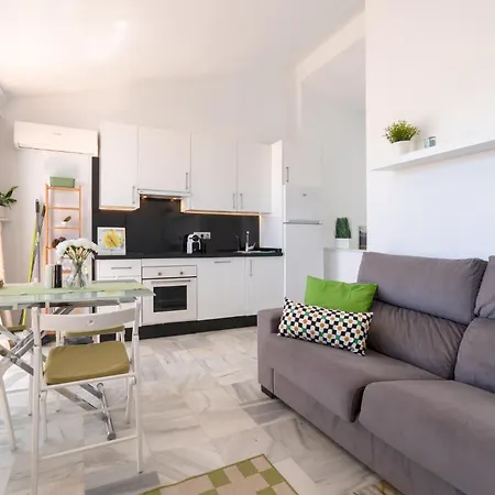 Sunny 2br In With 3 Pools, Restaurant, Gym And Playground Διαμέρισμα