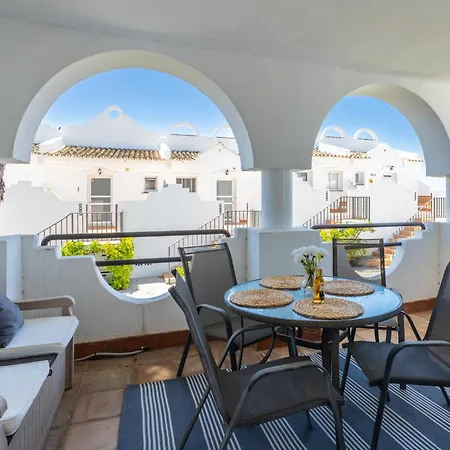 Sunny 2br In With 3 Pools, Restaurant, Gym And Playground *