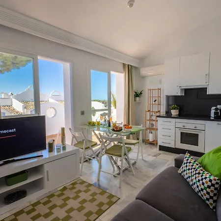 Sunny 2br In With 3 Pools, Restaurant, Gym And Playground Διαμέρισμα