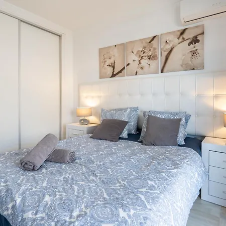Sunny 2br In With 3 Pools, Restaurant, Gym And Playground Διαμέρισμα *
