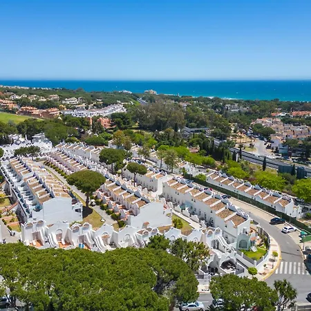 Sunny 2br In With 3 Pools, Restaurant, Gym And Playground Διαμέρισμα