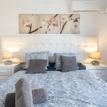 Sunny 2br In With 3 Pools, Restaurant, Gym And Playground Apartment Marbella