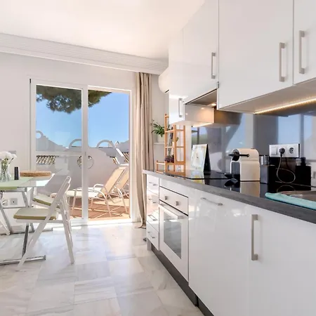 Sunny 2br In With 3 Pools, Restaurant, Gym And Playground Lägenhet