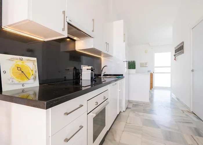 Sunny 2br In With 3 Pools, Restaurant, Gym And Playground Apartmán Marbella