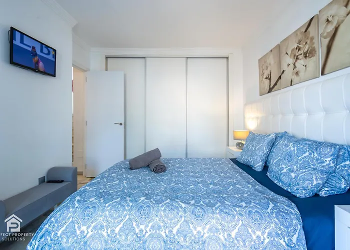 Sunny 2br In With 3 Pools, Restaurant, Gym And Playground Apartmán *