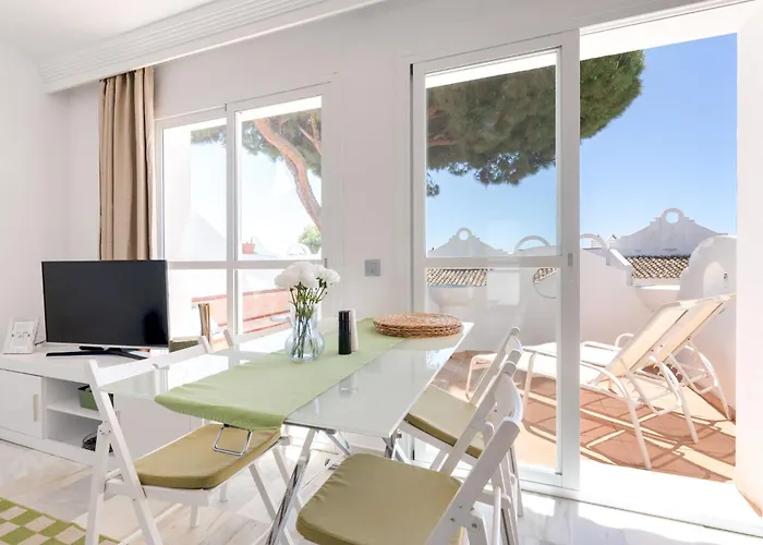 Sunny 2br In With 3 Pools, Restaurant, Gym And Playground Apartmán *