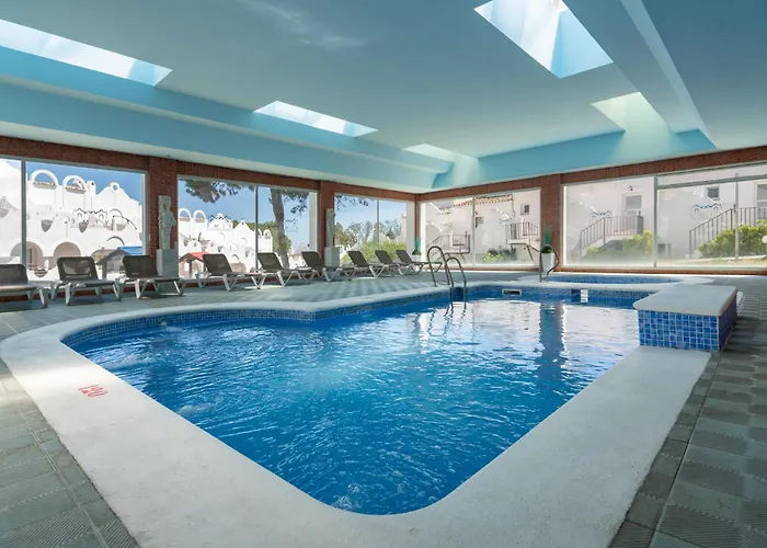 Sunny 2br In With 3 Pools, Restaurant, Gym And Playground *