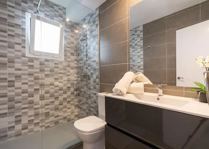 Sunny 2br In With 3 Pools, Restaurant, Gym And Playground