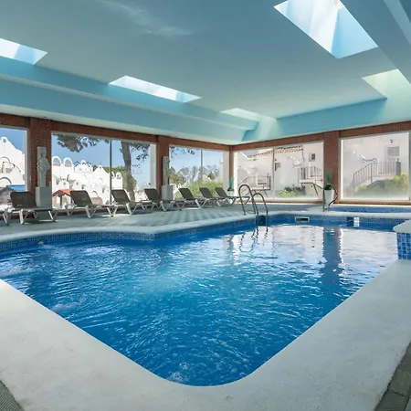 Sunny 2br In With 3 Pools, Restaurant, Gym And Playground *