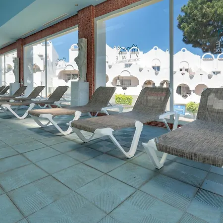 Sunny 2br In With 3 Pools, Restaurant, Gym And Playground