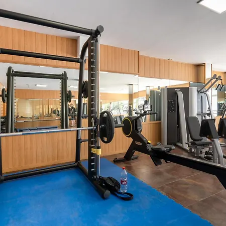 Sunny 2br In With 3 Pools, Restaurant, Gym And Playground Appartement Marbellac