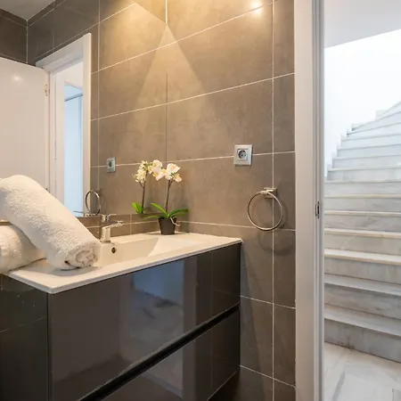 Sunny 2br In With 3 Pools, Restaurant, Gym And Playground