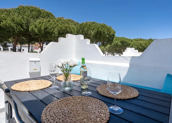 Sunny 2br In With 3 Pools, Restaurant, Gym And Playground *